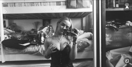 Aiobhin model naked archive