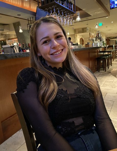 BaeBrii pornstar pretty photos