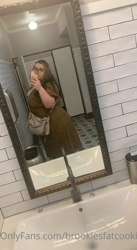 brookiesfatcookie model pic