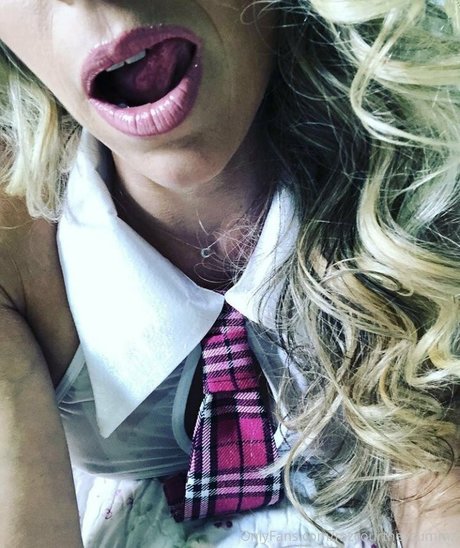 mzcourtneycummz nice pornstar images