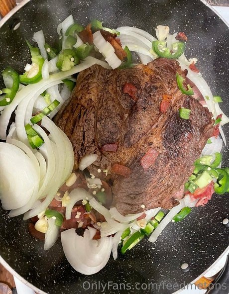 feedmetons model erotic archive