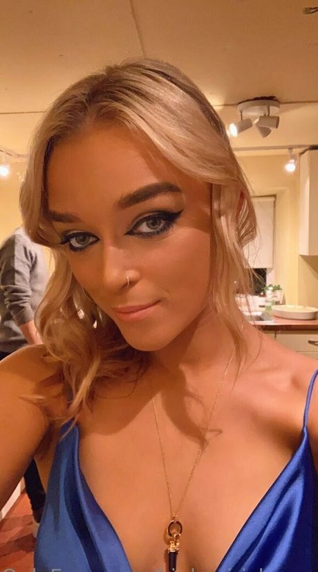 kinkyxirishxcouple nude pornstar gallery