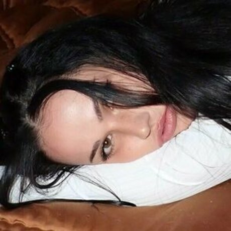 lindseygroll model erotic pictures