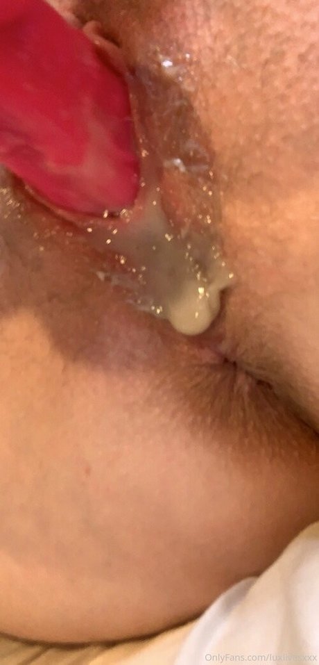 luxlivesxxx nude pornstar picture