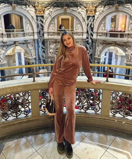 skinny blonde milf onlyfans erotic gallery