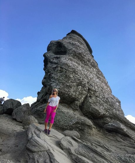 Andreea Ungur model top picture