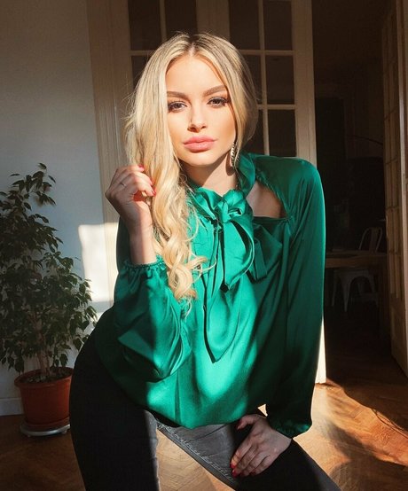 Andreea Ungur star sexy gallery