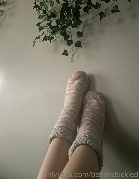 tiedandtickled perfect model photo