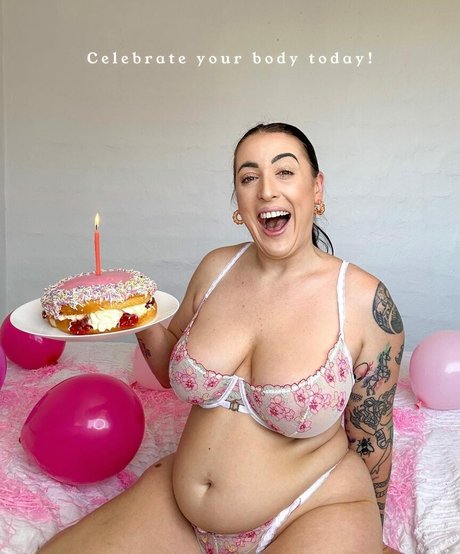 Isabella Davis beautiful pornstar photos