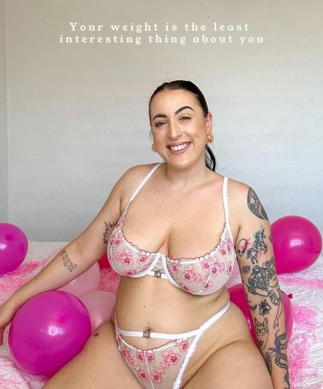 Isabella Davis pornstar beautiful galleries