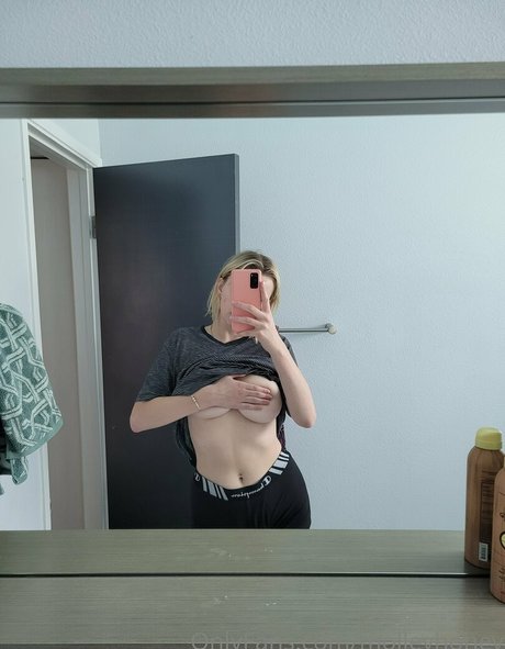 molleyhoney art model photo