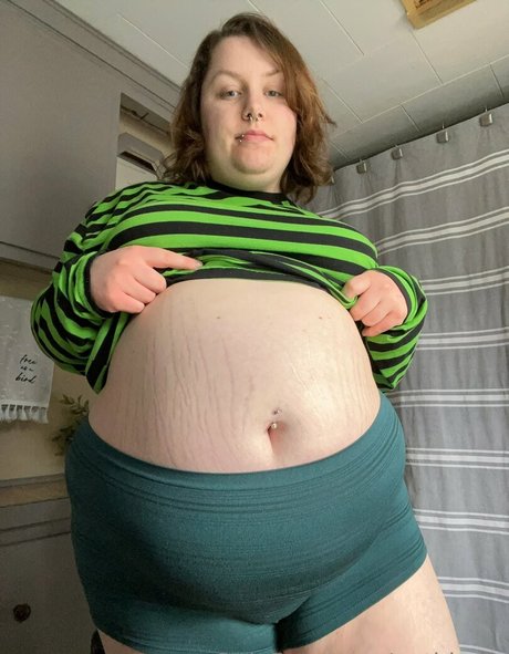 gothbelly star exclusive picture