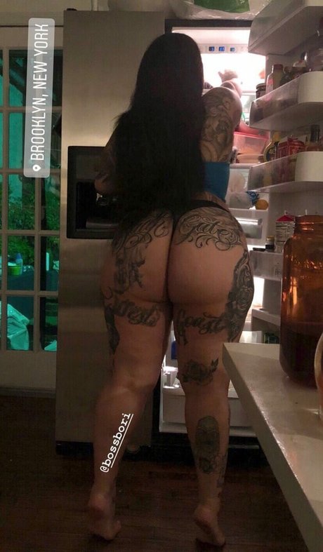 Bossbori nude model img