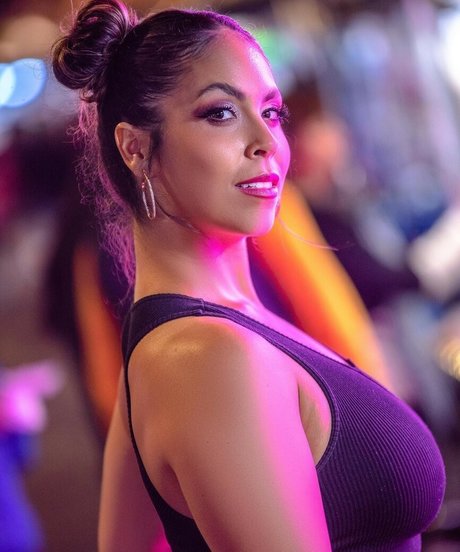 Gigi Saul Guerrero star pretty photos