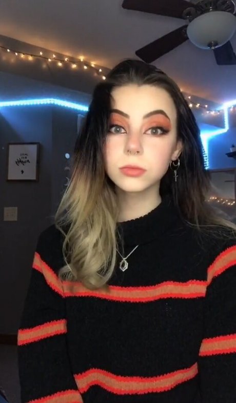 OkayGnomie adult actress images