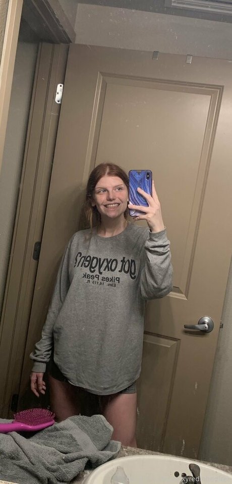 sexyredinbedfree pornstar exclusive pictures