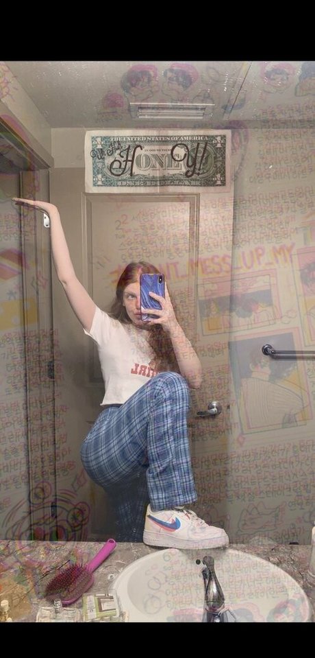 sexyredinbedfree model porn image