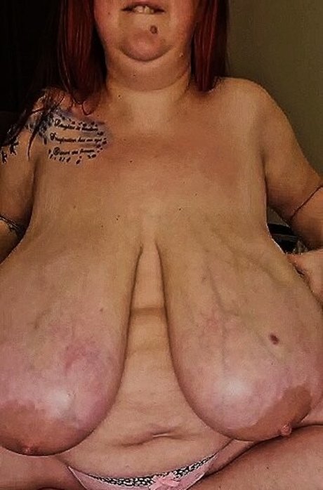 Kelly K Cups pretty model photo