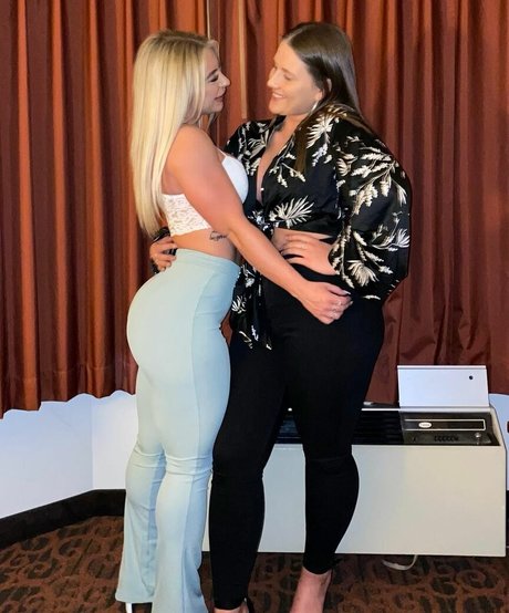 Lauren M nice actress pic