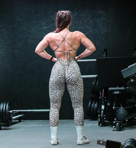 Leonie K star perfect photo