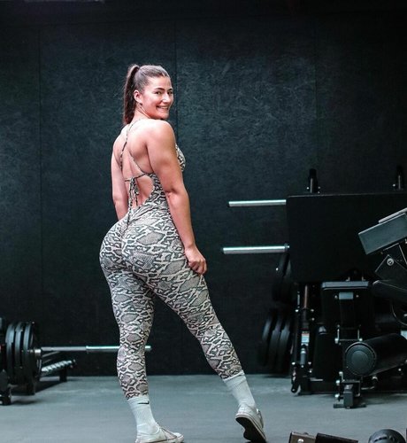 Leonie K pornstar adult photo