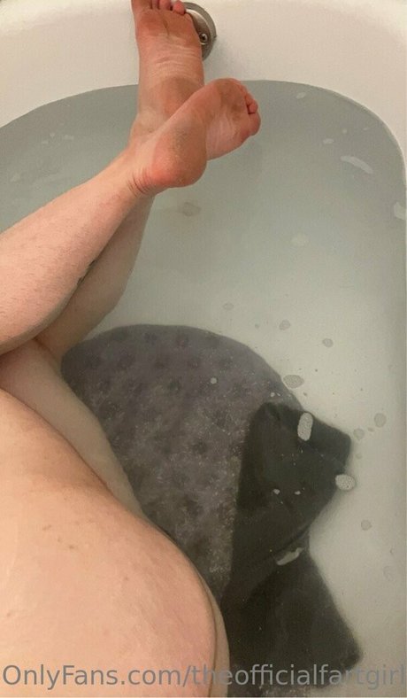 theofficialfartgirl star sexy image