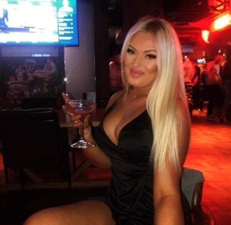 Louisa Moon pornstar exclusive images