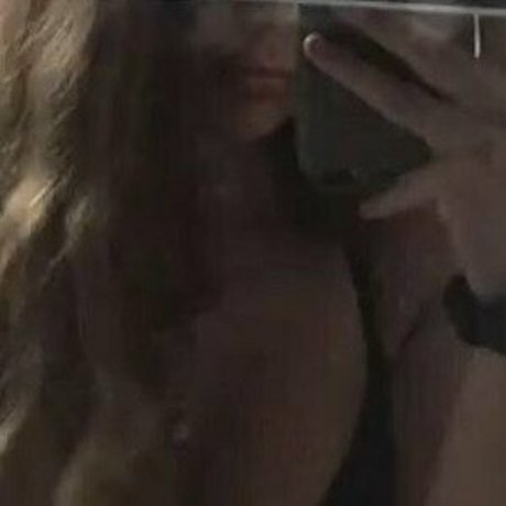 Arianna Flowers actress pics