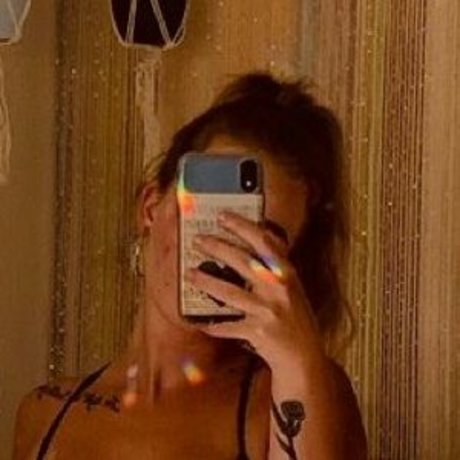 kambiiiii model sexy photo