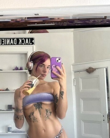 kambiiiii nudes star photos