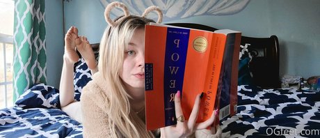 Sativa Skies top model pics