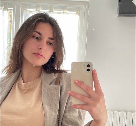 Clarisse Dupont sexy pornstar img