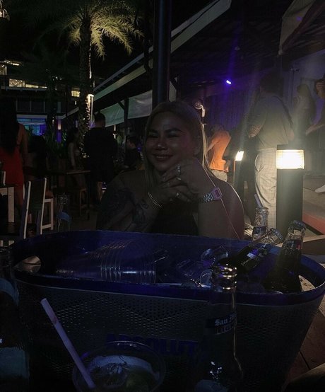 SaRa Chubby star high quality pic