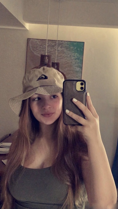 Lilly A hot actress image