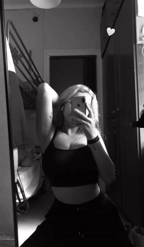 skinny asian teen onlyfans naked photos