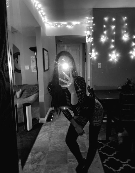 scarletsummerx erotic actress image