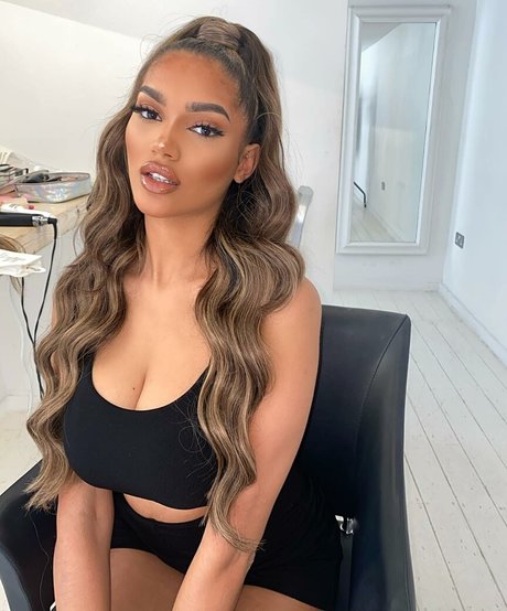 Carina Griff porn model galleries