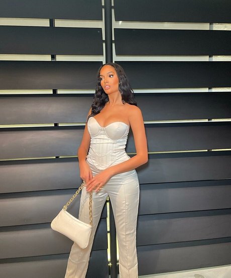 Carina Griff model perfect images