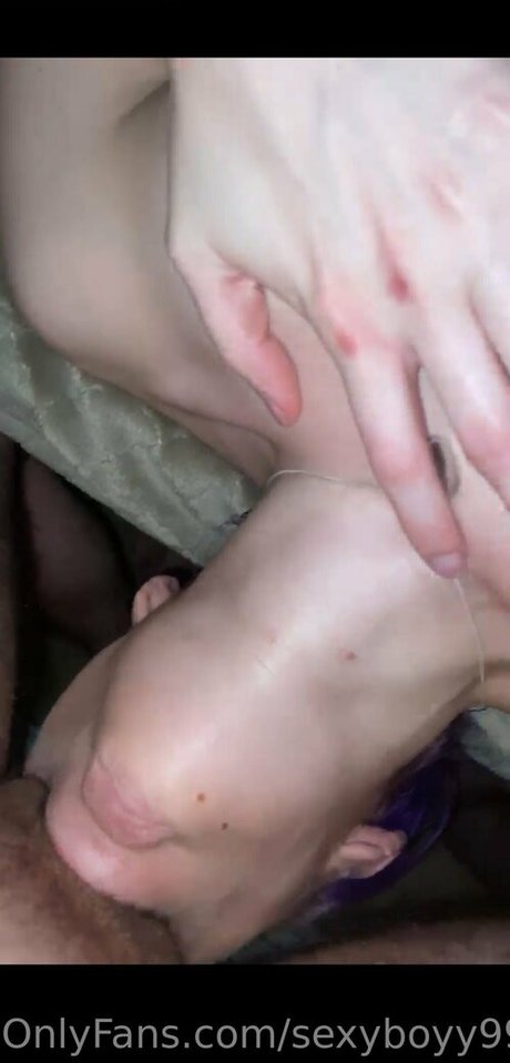 sexyboyy99 naked model img