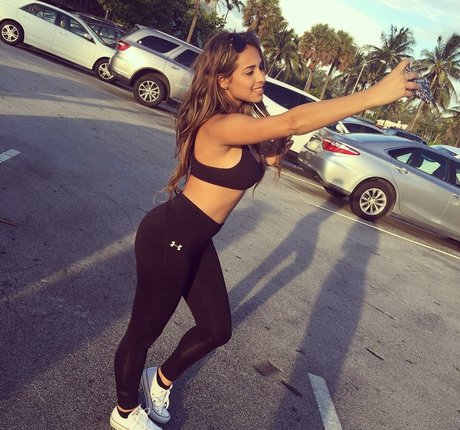 Leli Hernandez nude star pic