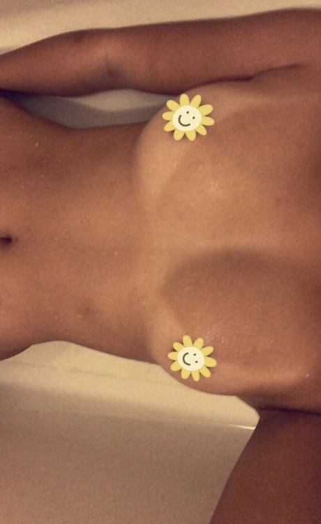 Ashley De Avilla beautiful model pic