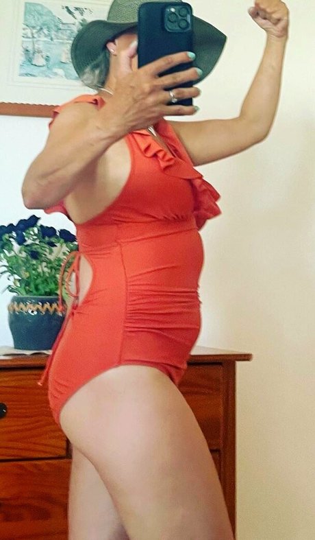 Sarah Cawood pornstar hot image