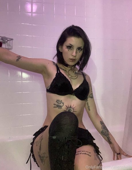 alienslush art star photos