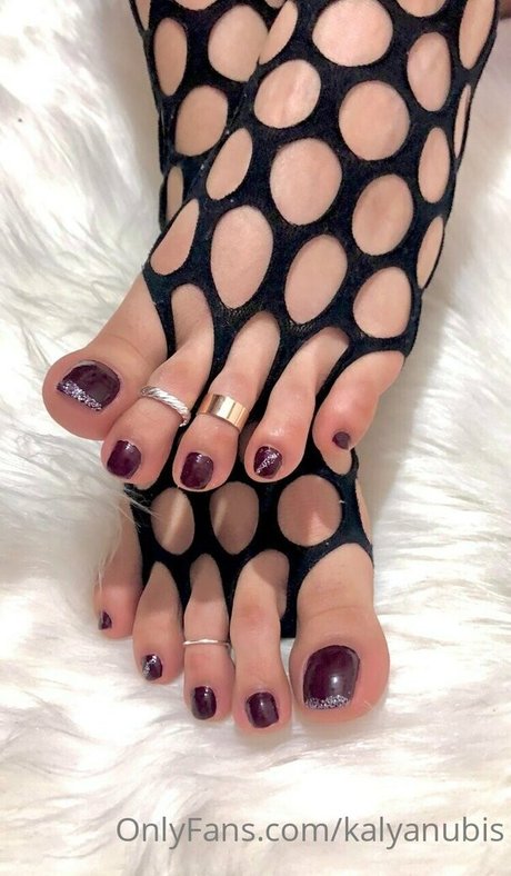 kalyanubis sexy actress gallery