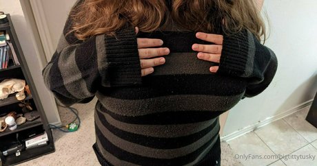 bigtittytusky model pornographic images