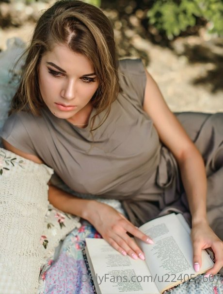 Elusiveutopia model hd photo