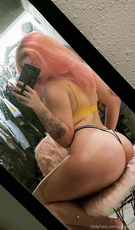 goldieee star adult pictures