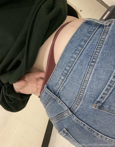 teen lesbian onlyfans naked photos