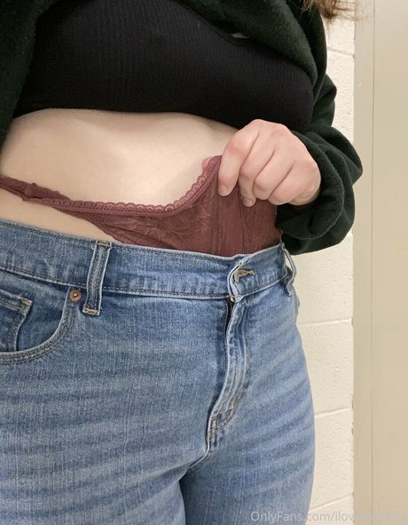 ilovewedgies model naked picture