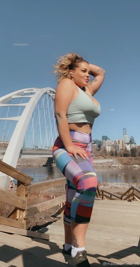 thecurvyqueen01 pornstar hd pic